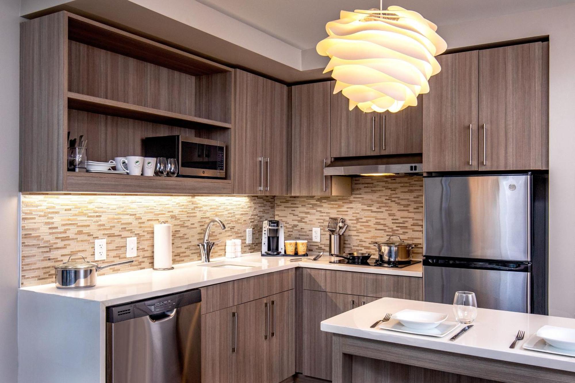 Element Hampton Peninsula Town Center Hotel Bagian luar foto